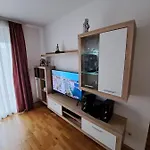 Mariposa, With Balcony, Private Parking In The Garage, Near The Biggest Shopping Center Mall Of Apartman Split