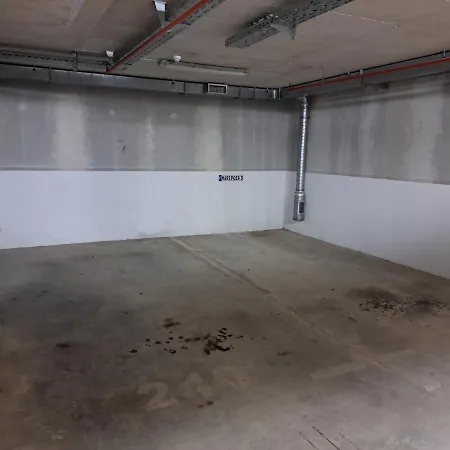 Mariposa, With Balcony, Private Parking In The Garage, Near The Biggest Shopping Center Mall Of Apartman *